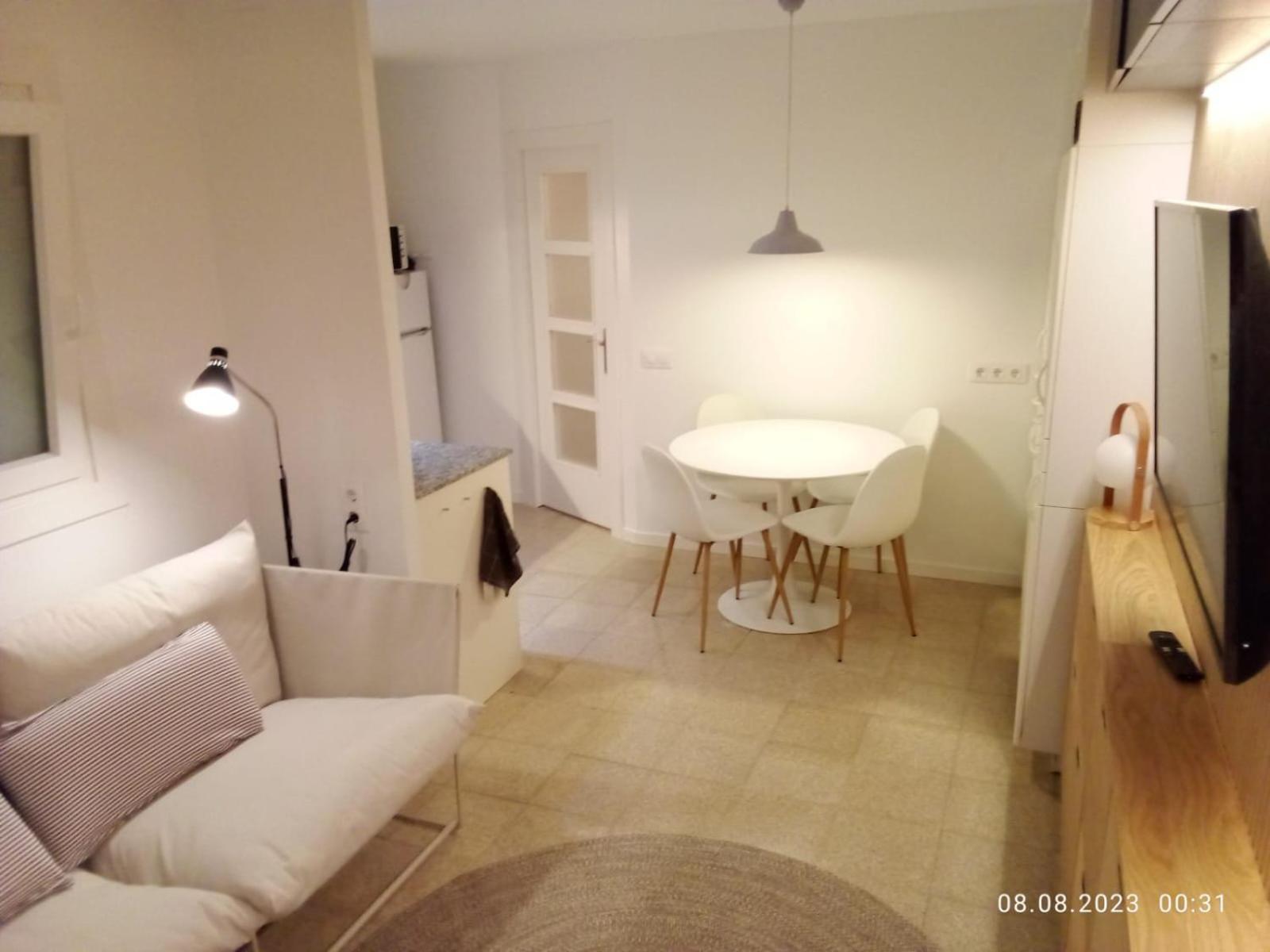2 Bedroom Large Modern Apartment In Blanes Old Town 50M From The Beach! Dış mekan fotoğraf